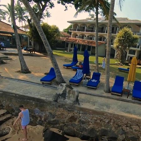 Sri Gemunu Beach Resort Unawatuna Exterior foto